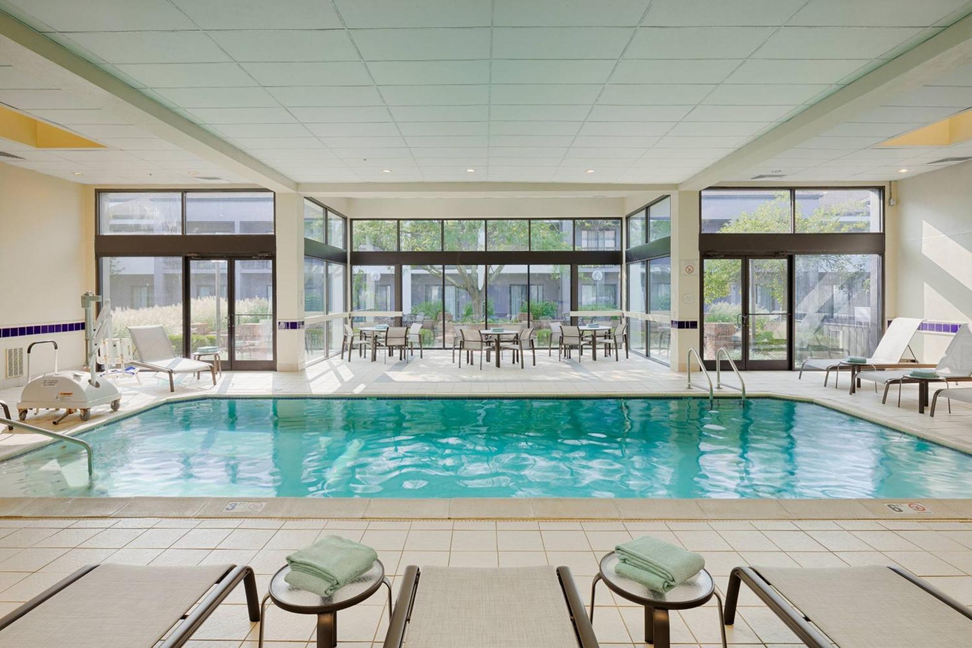 Courtyard Cincinnati Blue Ash Εξωτερικό φωτογραφία